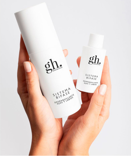 gh SISTEMA BIFASE es su desmaquillante de ojos y labios.