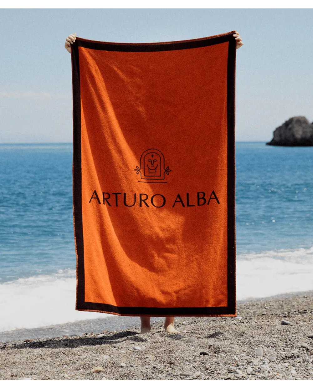 Regalo Arturo Alba Toalla Premium Exclusiva por la de 1 Barra Solar SPF50+ + 1 Bruma Fitoactiva Calmante