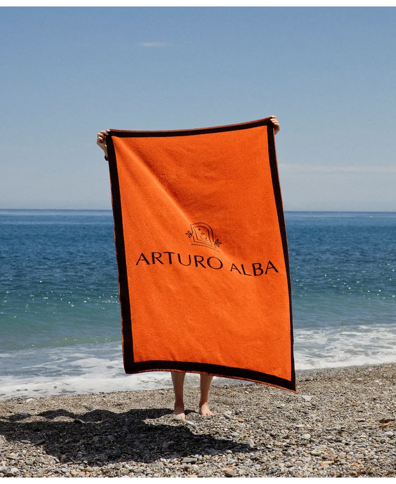 Regalo Toalla Premium Exclusiva por  1 Barra Solar SPF50 Arturo Alba + 1 Bruma Fitoactiva Calmante Arturo Alba
