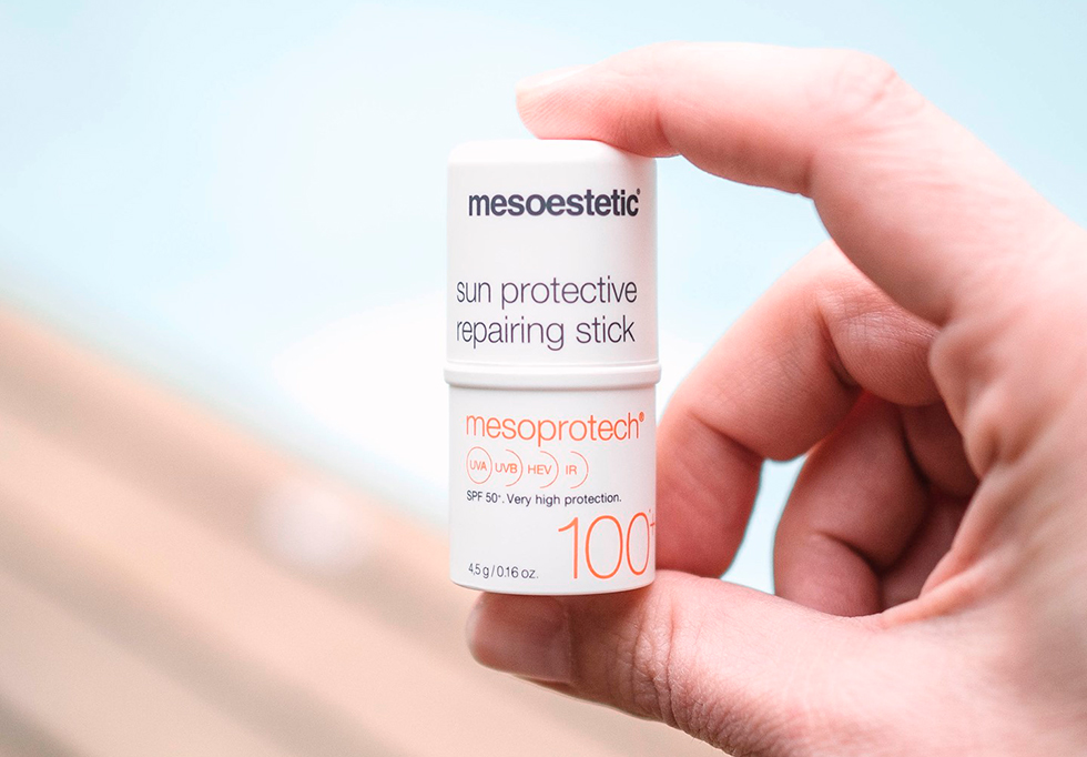 Mesoestetic Mesoprotech Protector Solar Repairing Stick 100+